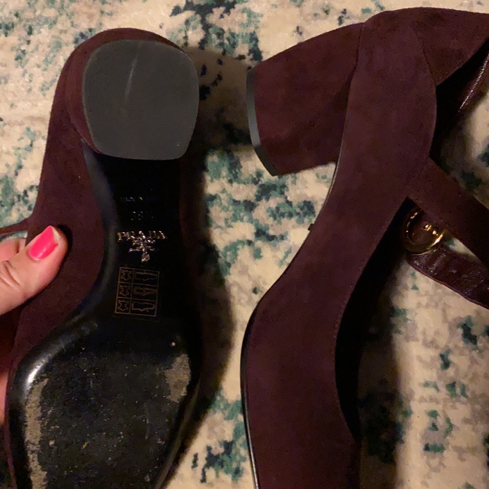 ❗️ SOLD ❗️ 💯 AUTHENTIC PRADA pumps - Picture 3 of 7